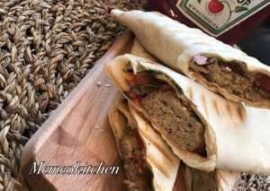 ساندوتش كباب دجاج بخبز التورتيلا