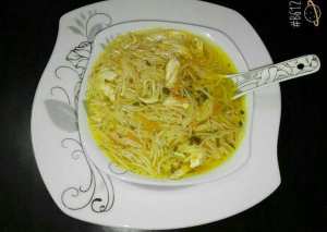 شوربة الشعيرية والدجاج