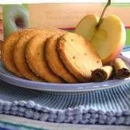 BISCUITS AUX POMMES ET AUX DATTES