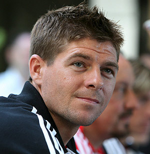 جيرارد يغيب عن ليفربول الإنجليزي في جولته الآسيوية