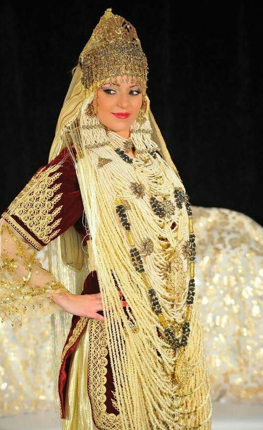 الزواج و المصاهرة بتلمسان في العهد الزياني .