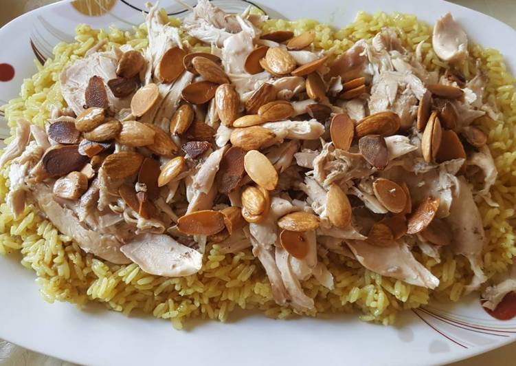 ارز بالدجاج والكاري