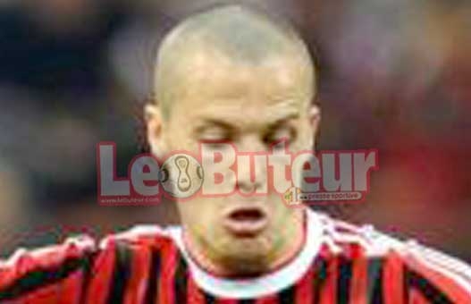 Milan éliminé, Mesbah dans la tribune