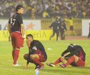 Vie des clubs/ USMA : ils s'en sont pris aux joueurs                                    La descente musclée des supporters