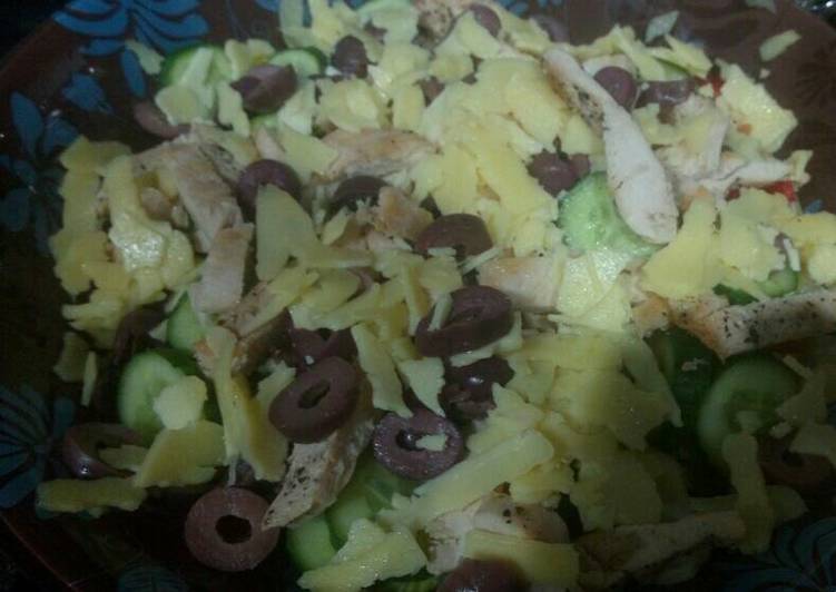 سلطة سيزر بالدجاج