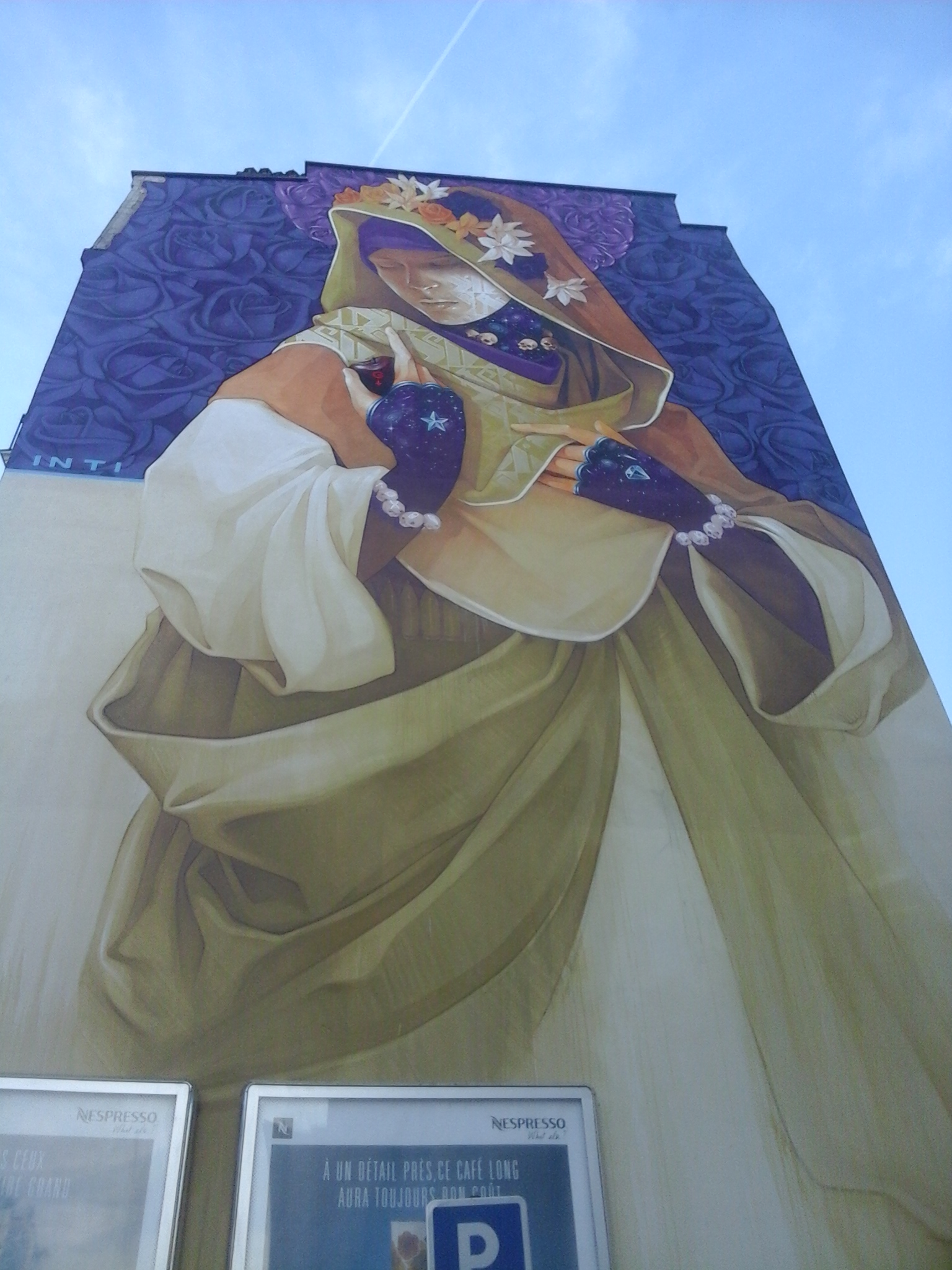 Mood, tu te caches derrière le rideau de soie, tu te remplis les poches de plomb,et tu crois t'envoler et  atteindre les cieux,