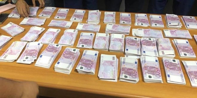 Transfert illicite de devises à partir de l’Algérie: 49 millions d’Euros saisis