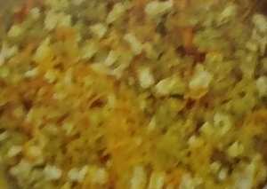 خبز صاج مع خلطة الدجاج و الخضار