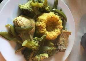 برغل مع الدجاج والخضار