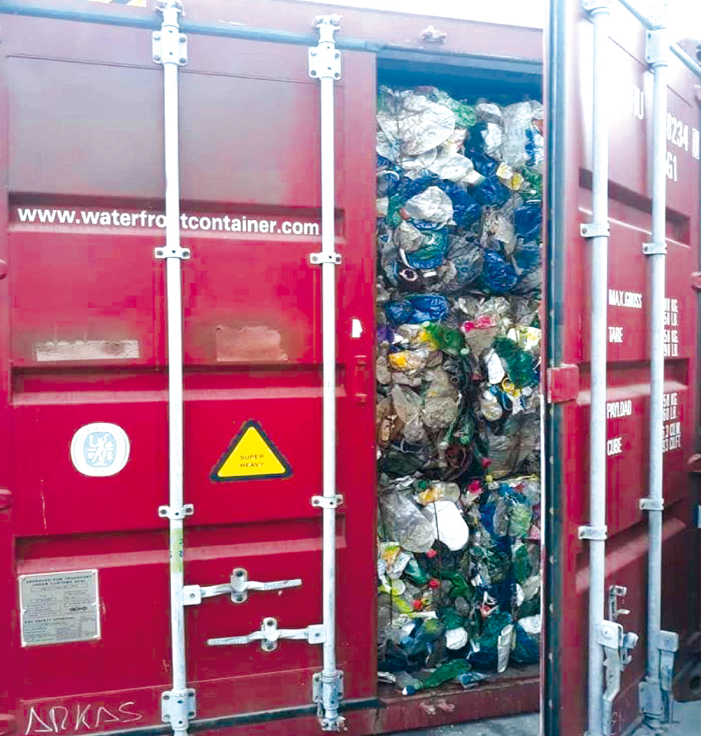 Port de Béjaïa: Des ordures importées dans des conteneurs