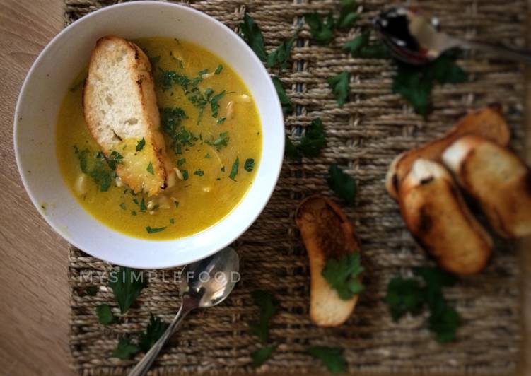 شوربة الدجاج مع الفطر