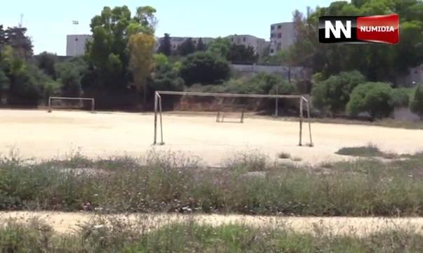 des gigantesque installations complètement délaissées