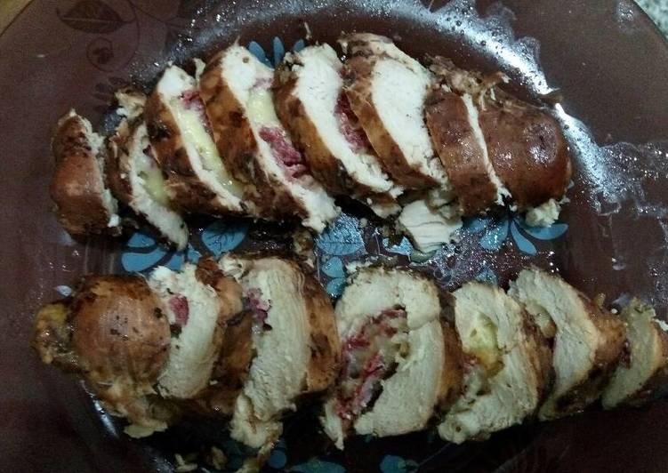 صدور دجاج بالجبنة و البسطرمة