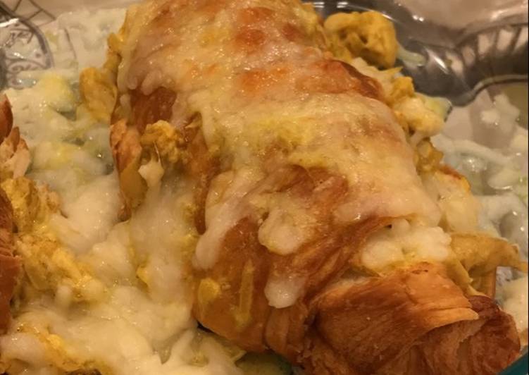 كرواسان بالدجاج والكريمه