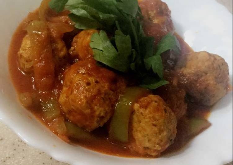 كفتة دجاج بصلصة الطماطم🍛