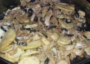 بيتزا البطاطا والدجاج والفطر بجبنة الموزاريلا بالباشاميل 🍕