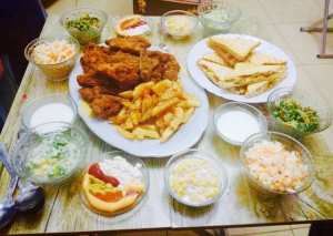 دجاج بروستد على طريقتي وساندويشات توست دجاج