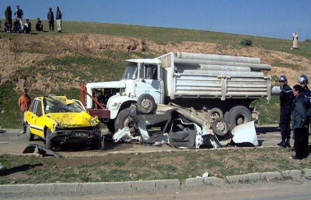 COLLISION ENTRE UN TAXI ET DEUX CAMIONS SUR LA RN 6:  Décès de neuf personnes à El-Bayadh ce matin