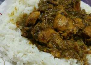 دجاج مع الشعيريه بالرز