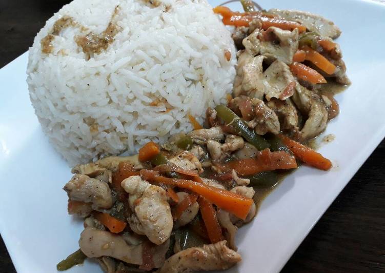 دجاج فاهيتا بس مع رز