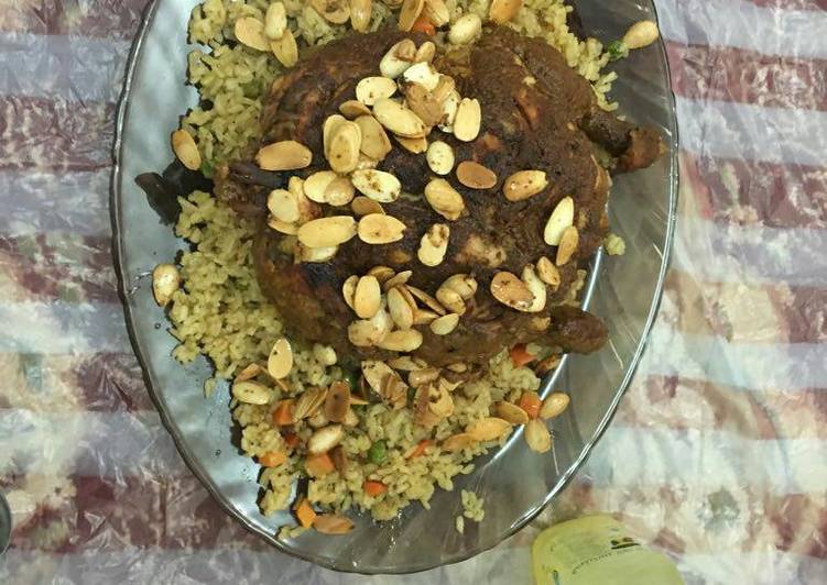 دجاج محشي بالفريكه وبخلطه ولا اطيب