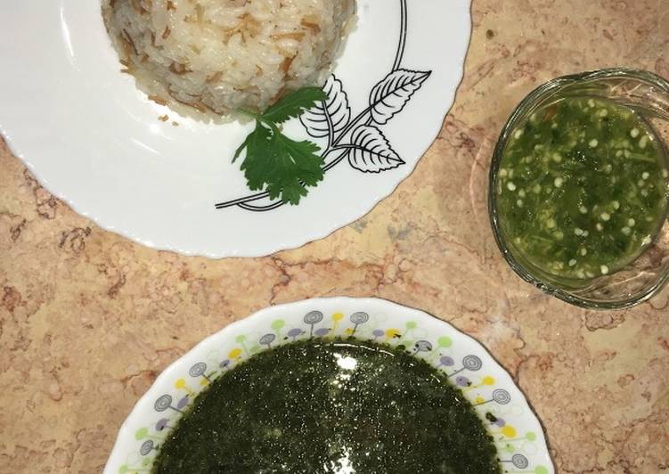 ملوخية بصدور الدجاج