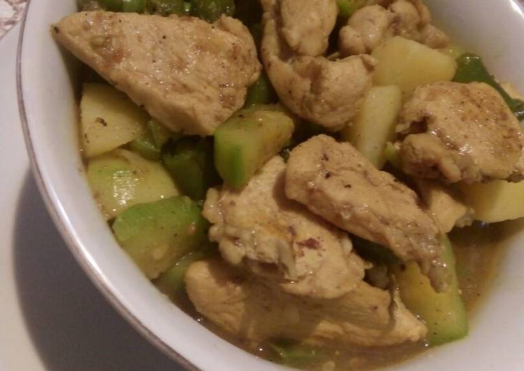 خضار سوتيه بشرائح الفراخ المشويه