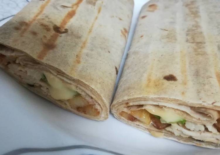 سندويشات خبز شباتي مع دجاج