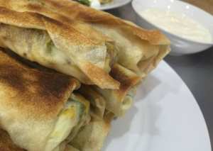 لفايف الدجاج بصلصه الطحينيه