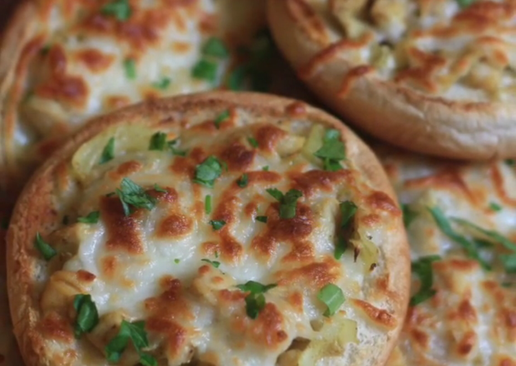 سندويشات الدجاج بجبنة الموزريلا