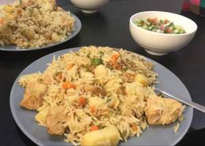 رز بالخضار والدجاج ع طريقتي