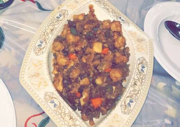 دجاج صيني حامض حلو بالأناناس