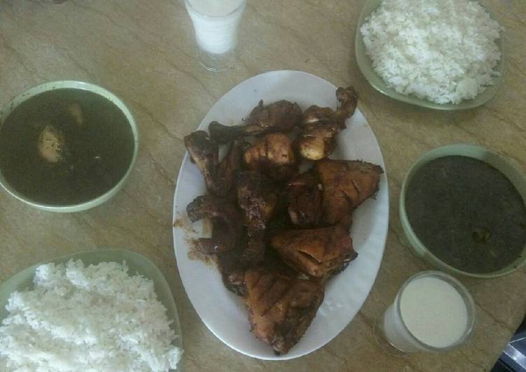 دجاج مشوي بالفرن مع رز ناشف وملوخيه ناشفه