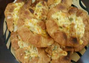 كرواسان محشي بالدجاج والكريمه