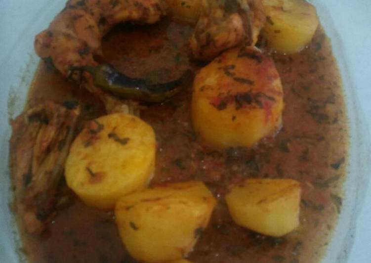 طبيخ دجاج مع البطاط