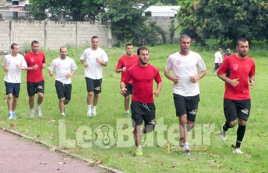 ASO : Chambres exiguës, un lit pour deux, coupures de courant et chaleur suffocante L'Afrique vous ouvre les bras