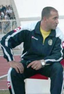 عمروش باشر أمس مهامه الرسمية مع اتحاد البليدة                                    زعيم اشترط عليه اللعب على الصعود