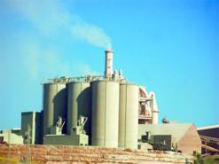 1200 حالة ربو بسبب مصنع الإسمنت بعقاز في معسكر                                    يحتوي مادة “ديوكسين