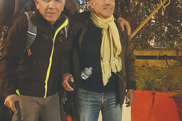 C’EST LE DÉFI QUE SE LANCENT DEUX PASSIONNÉS DE LA VADROUILLE: Alger-Tamanrasset à pied en 45 jours