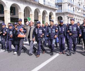 أعوان الحرس البلدي يهددون ‮