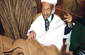 Le burnous marron à poils de dromadaire, dit aussi louabri de Messaad