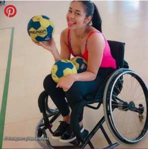 A cause d'un piercing au nez, cette Brésilienne se retrouve handicapée