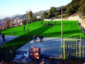 Ihitoussène (Bouzeguène/Tizi Ouzou): Les villageois réalisent un stade
