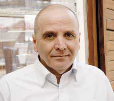 Algérie - Pr Farid Cherbal*. ancien dirigeant syndical du CNES (Conseil national des enseignant du supérieur) «Les forces politiques et sociales doivent converger et donner un projet politique et économique souverain au mouvement populaire»