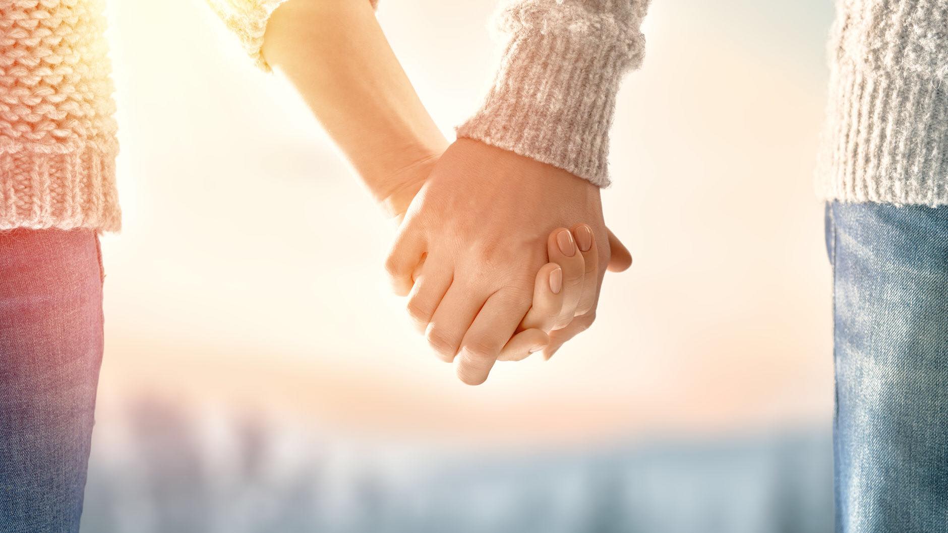 معاً ولكن منفصلين ....المزيد من الأزواج لا يعيشون معاً