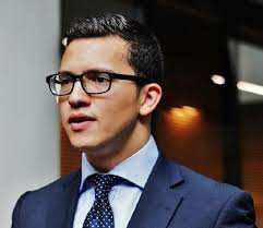 Quand le fils de l’ambassadeur d’Algérie à Paris s’exprime contre le 5e mandat