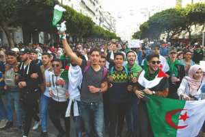 Algérie (Elections présidentielles) - IL EST REPRIS EN CHŒUR LORS DES MANIFESTATIONS:  Win biha win ? Le “tube” de la révolte