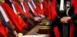 Des magistrats demandent l’application de l’article 102 de la Constitution