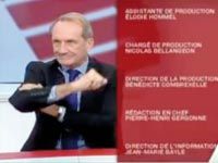 à un mois de la visite d'état de Hollande à Alger, la polémique sur l'histoire dérape                                    Le bras d'honneur de trop