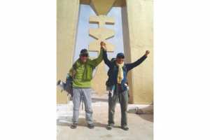 A. KETTANI ET M. LABOU SONT ARRIVÉS À DESTINATION AVANT-HIER:  Alger-Tamanrasset à pied en 60 jours